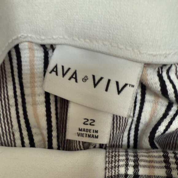Ava & Viv Gray Plaid Stretch Work Trousers – Size 22 – Mid-Rise - Picture 2 of 3